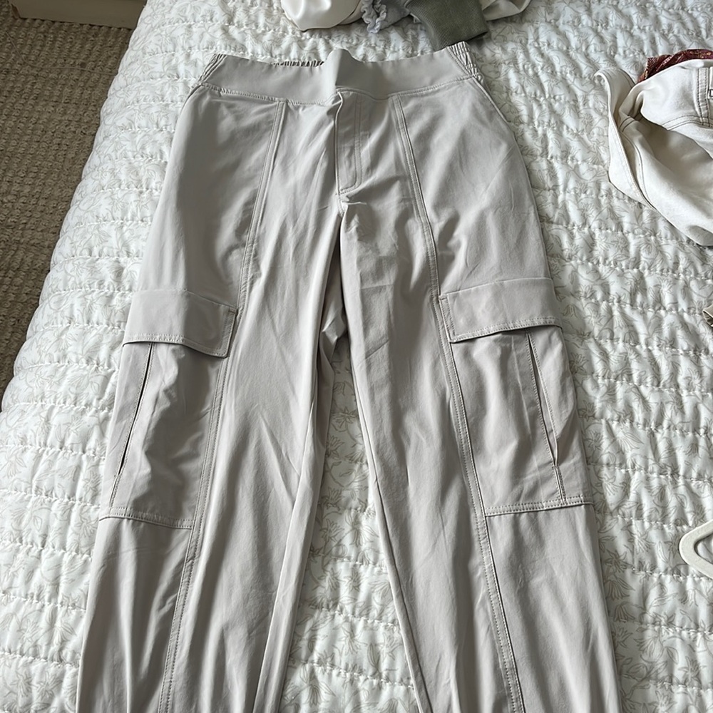 Athleta Chelsea utility jogger